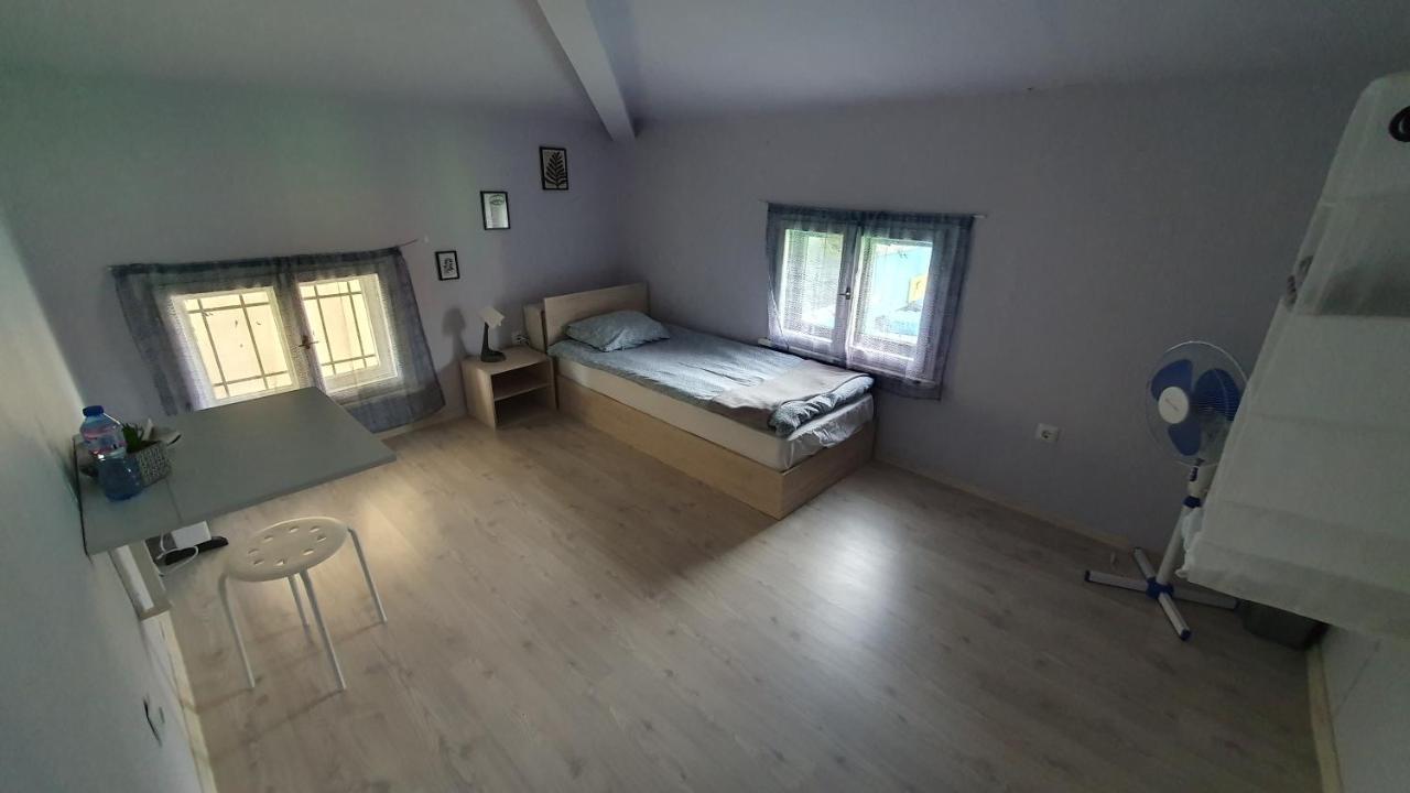 Ferienwohnung Стаи За Гости Sun House Warna Exterior foto