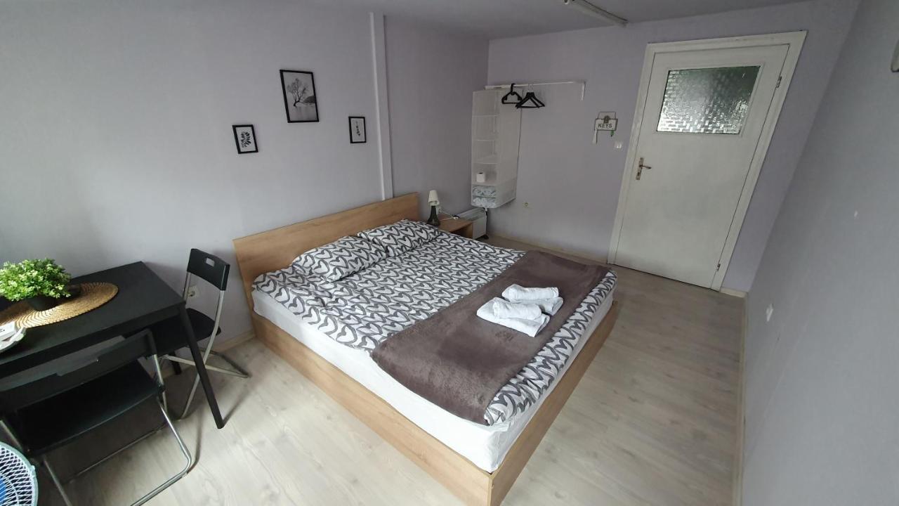 Ferienwohnung Стаи За Гости Sun House Warna Exterior foto