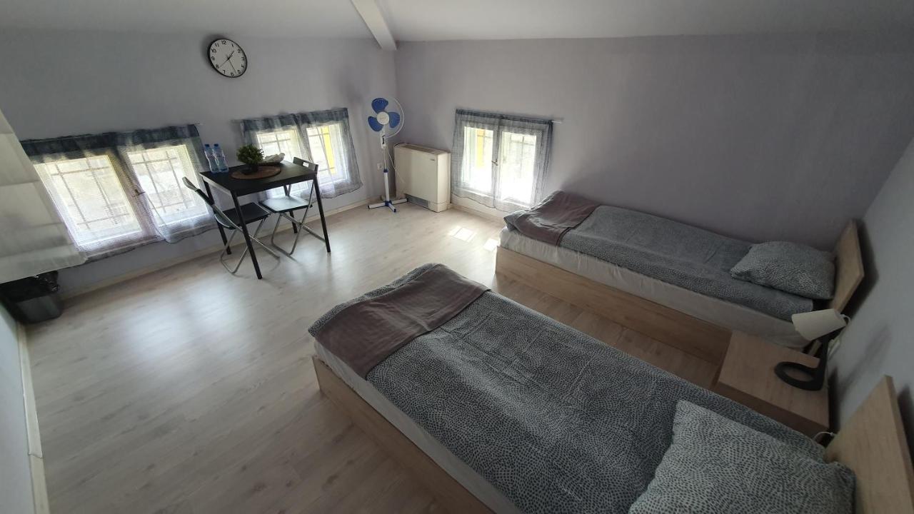 Ferienwohnung Стаи За Гости Sun House Warna Exterior foto