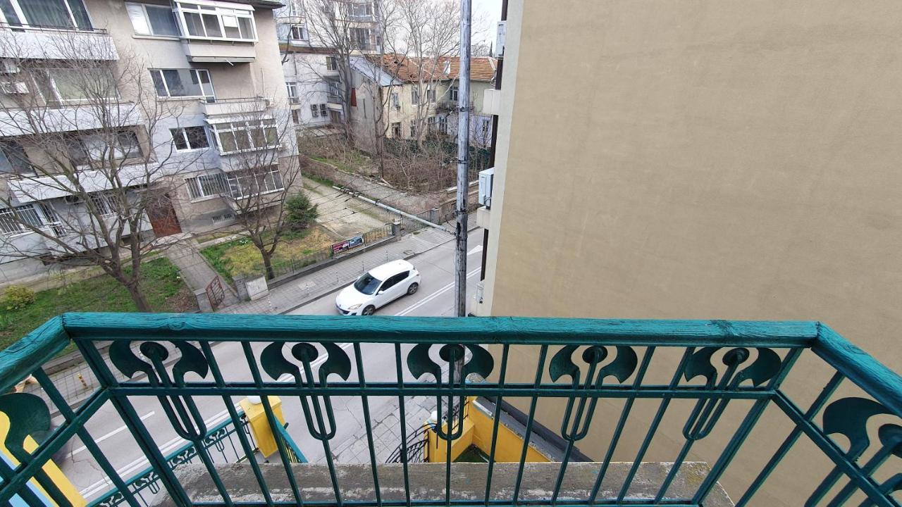 Ferienwohnung Стаи За Гости Sun House Warna Exterior foto
