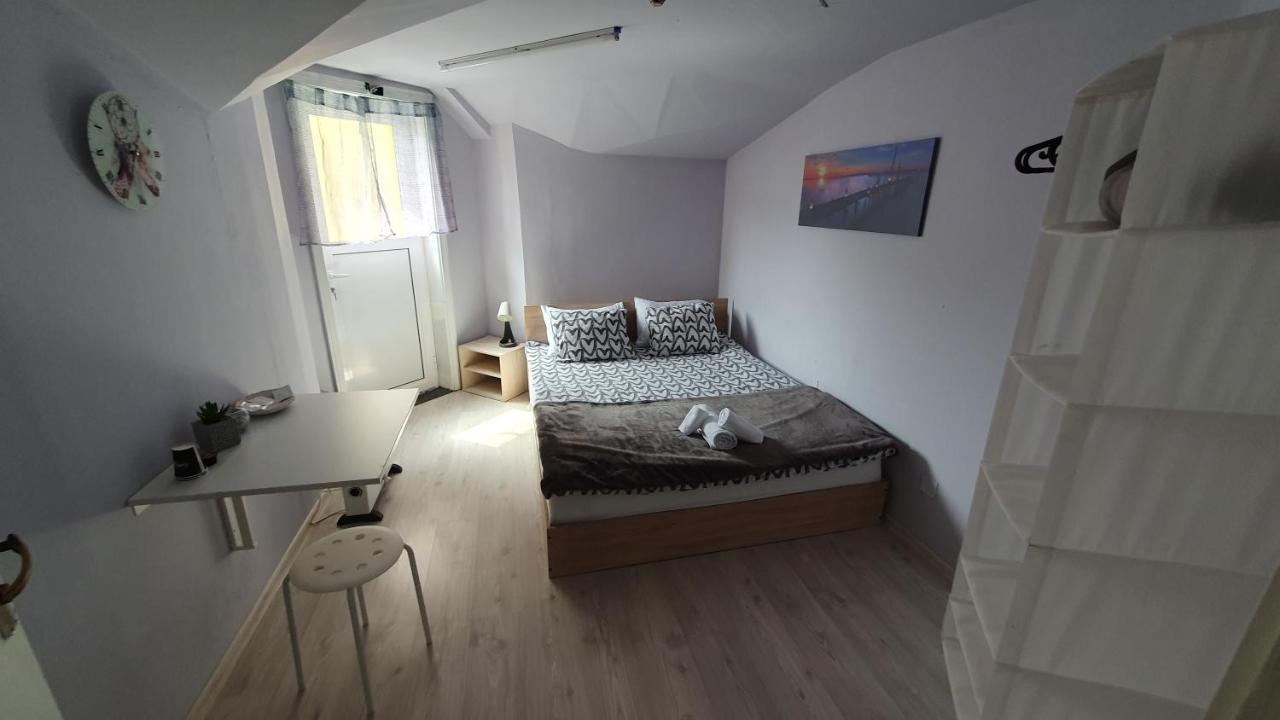 Ferienwohnung Стаи За Гости Sun House Warna Exterior foto